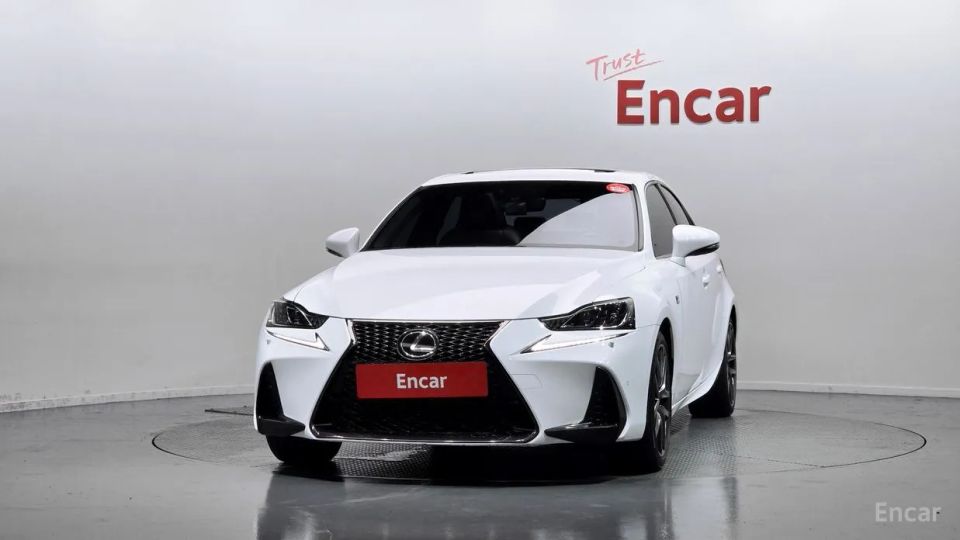Lexus IS