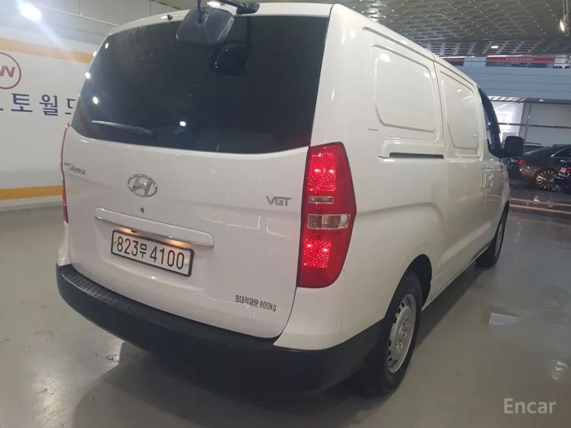 Hyundai Starex