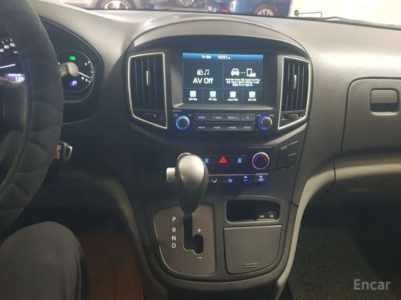 Hyundai Starex