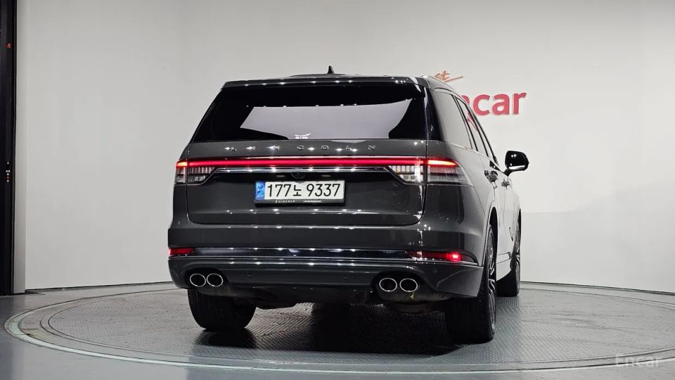 Lincoln Aviator