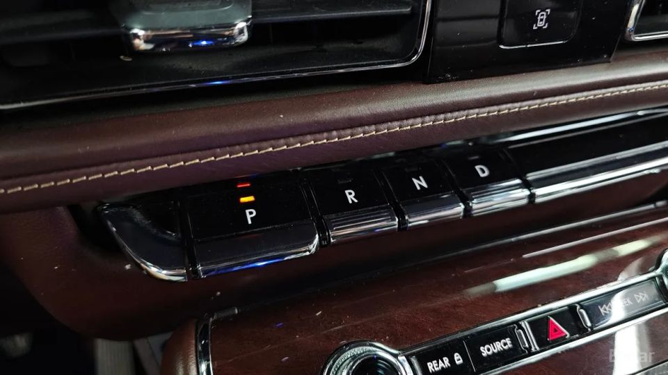 Lincoln Aviator