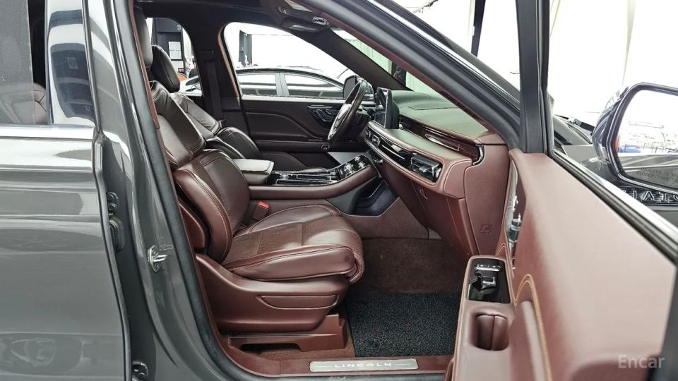 Lincoln Aviator