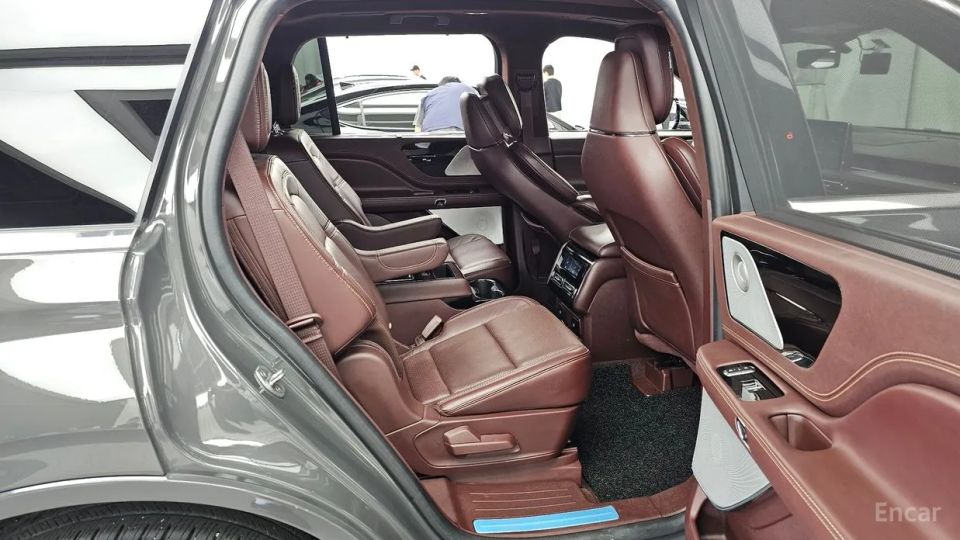 Lincoln Aviator