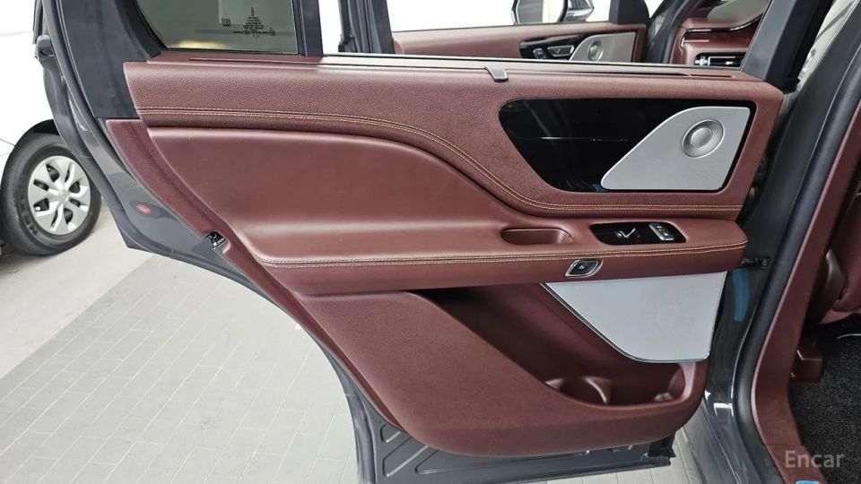 Lincoln Aviator