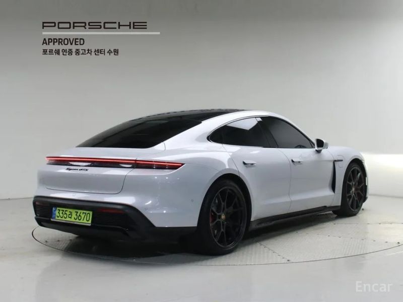 Porsche Taycan