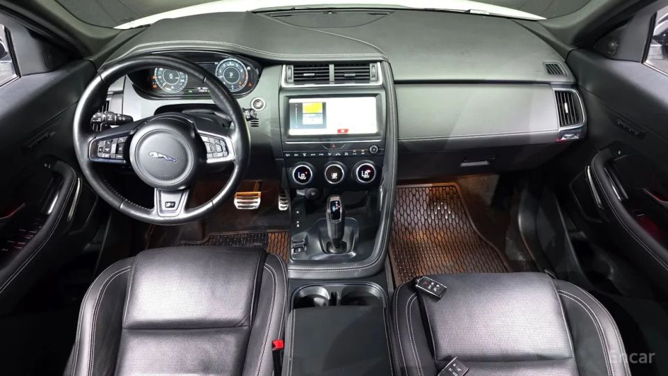 Jaguar E-PACE