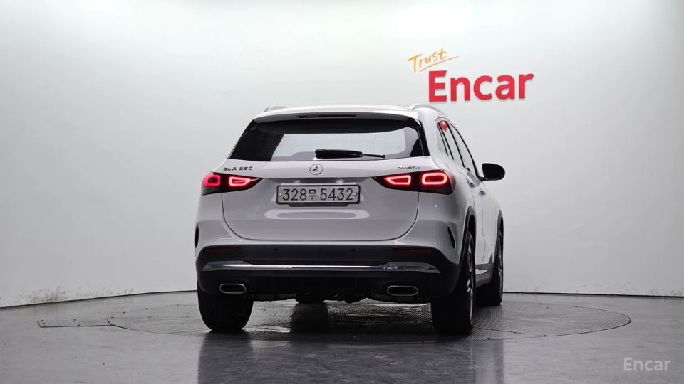 Mercedes-Benz GLA-Class