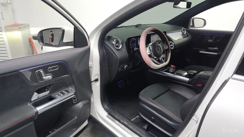 Mercedes-Benz GLA-Class