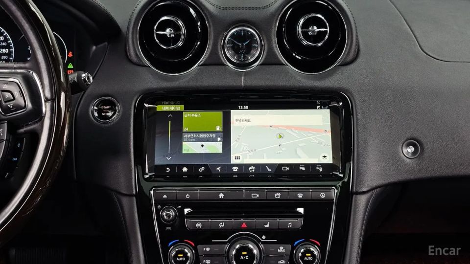 Jaguar XJ