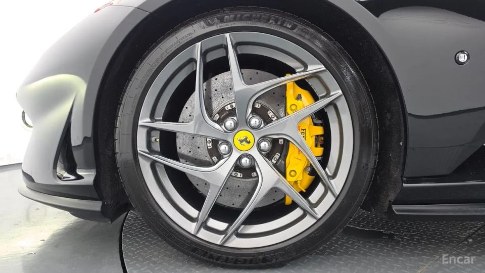 Ferrari 812