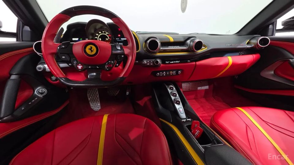 Ferrari 812