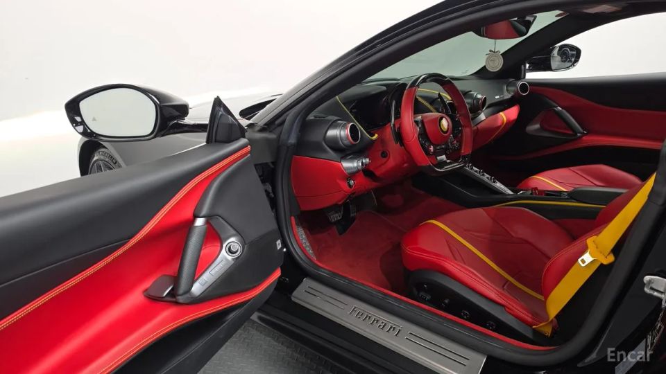 Ferrari 812
