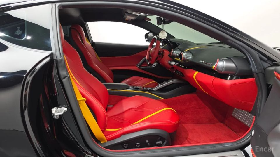Ferrari 812