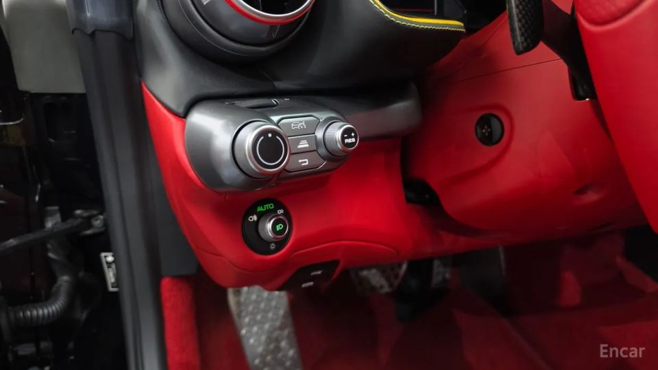 Ferrari 812