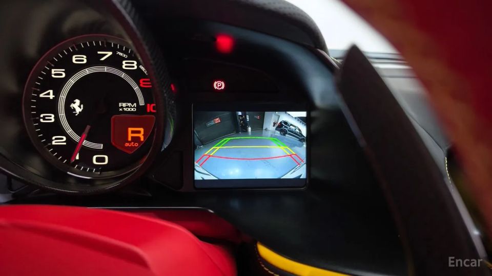 Ferrari 812