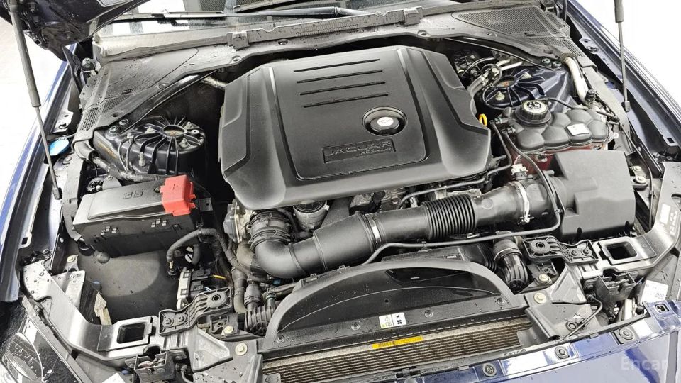Jaguar XE