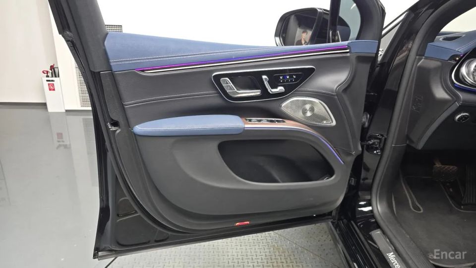 Mercedes-Benz EQS