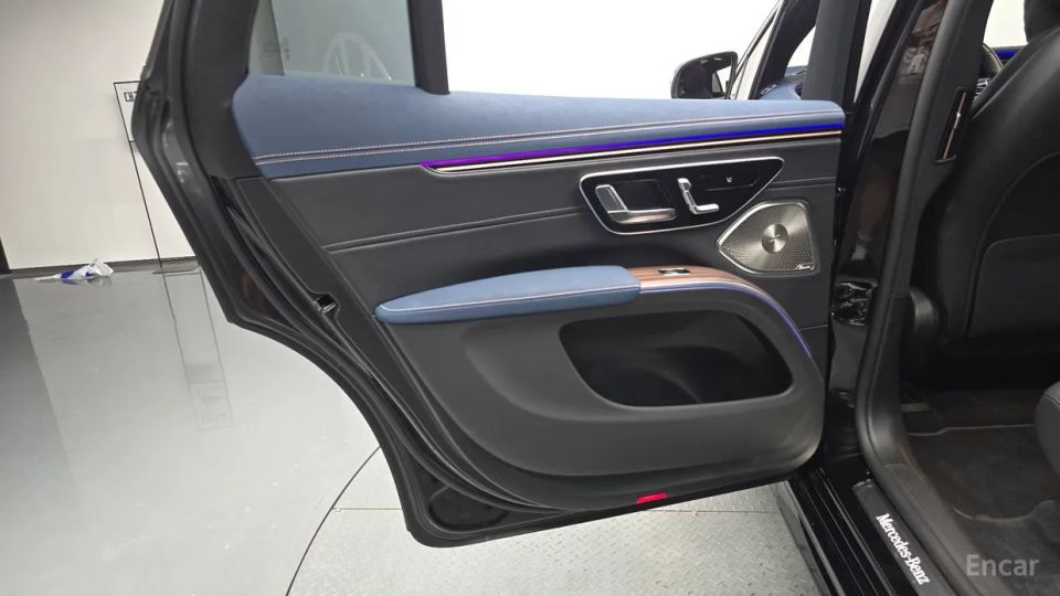Mercedes-Benz EQS