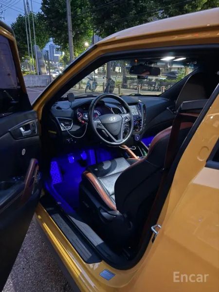 Hyundai Veloster