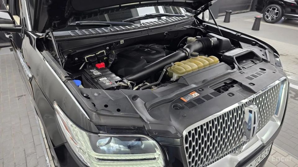 Lincoln Navigator