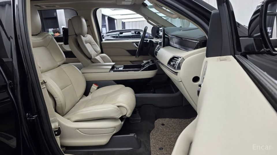 Lincoln Navigator