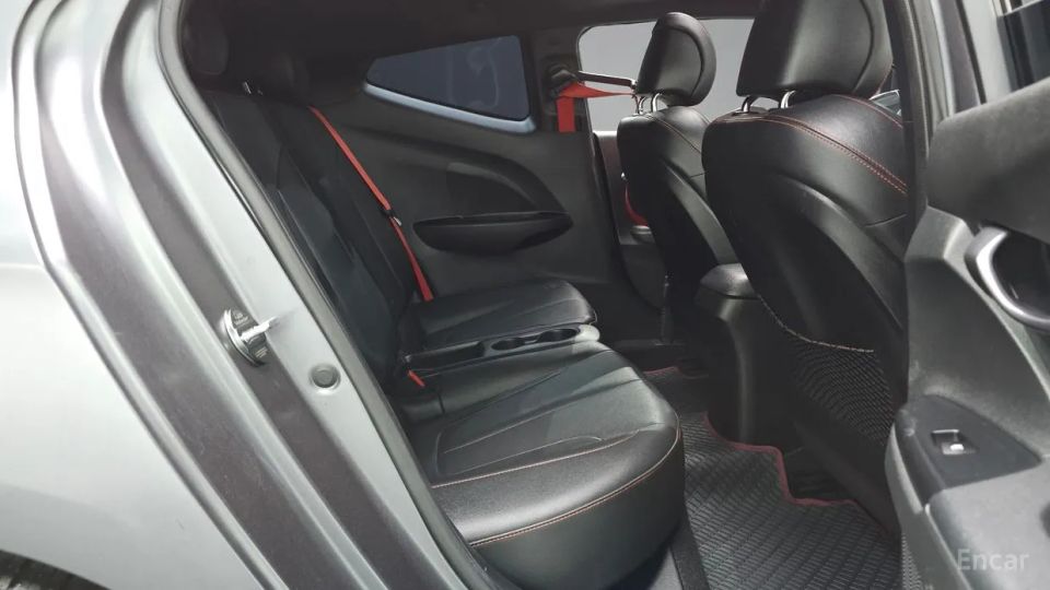 Hyundai Veloster