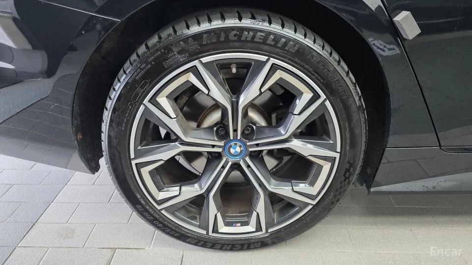 BMW I4