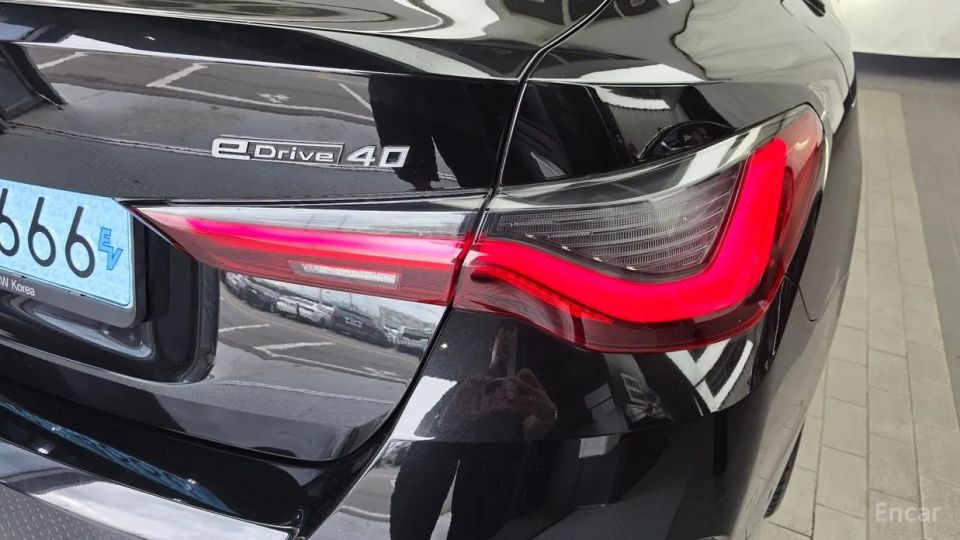 BMW I4