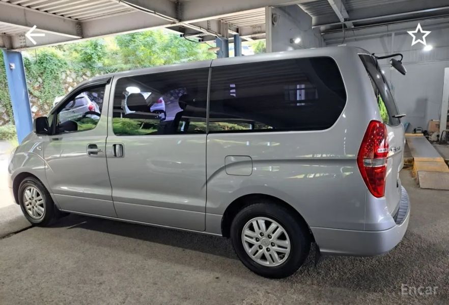 Hyundai Starex