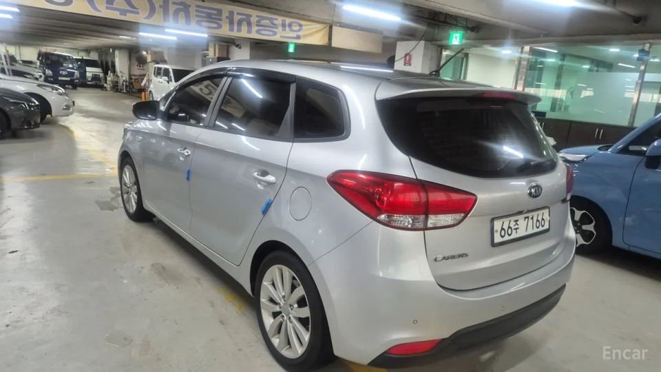 Kia Carens
