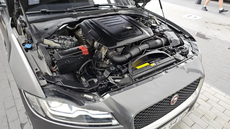 Jaguar xf
