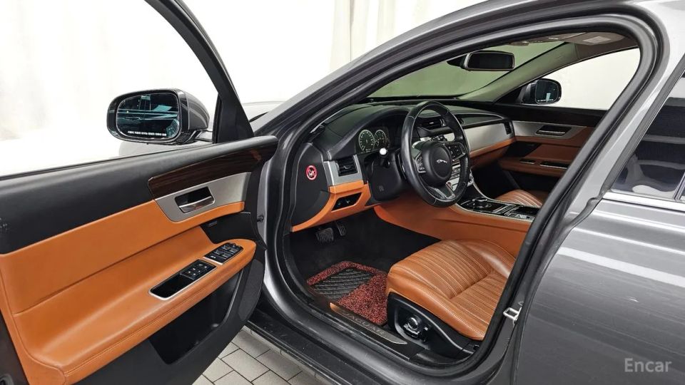 Jaguar xf