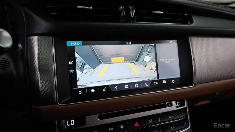 Jaguar xf