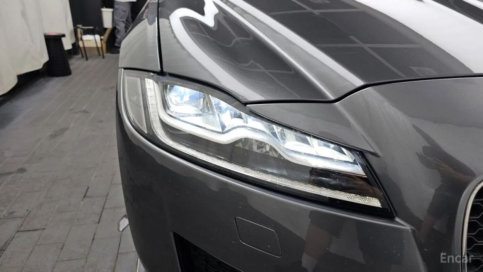 Jaguar xf
