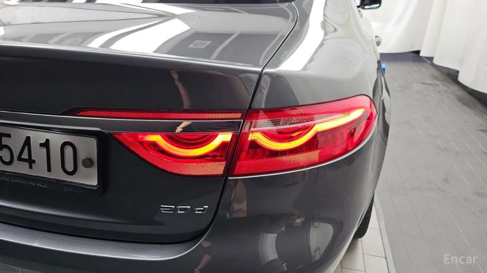 Jaguar xf