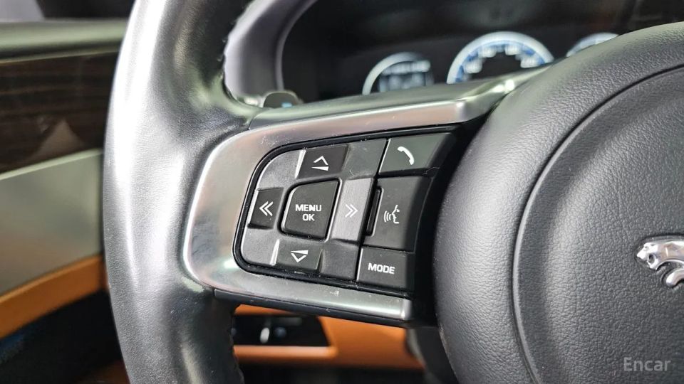 Jaguar xf