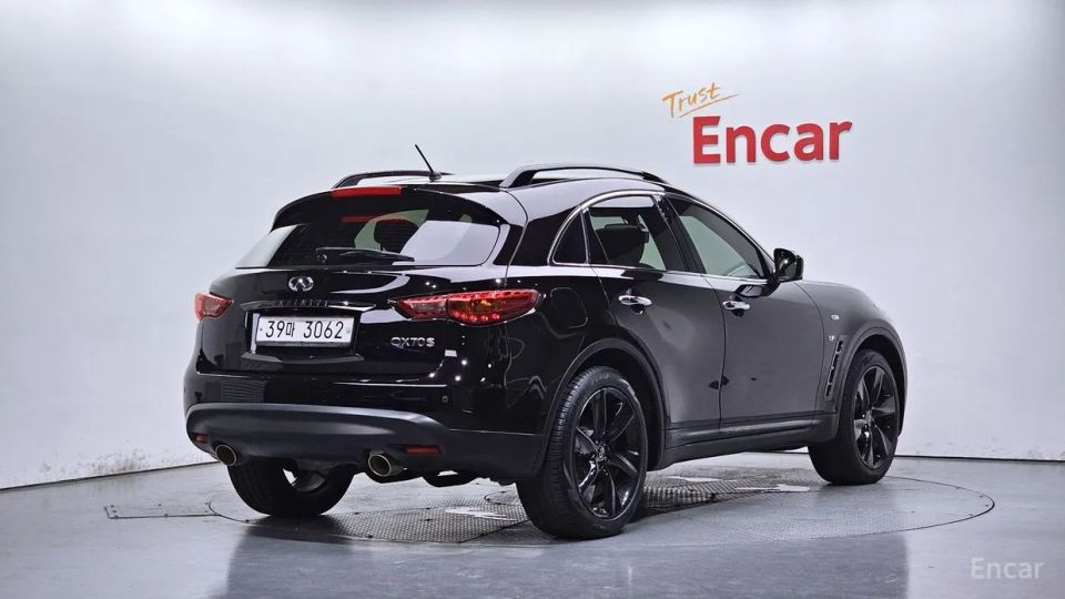 Infiniti QX70