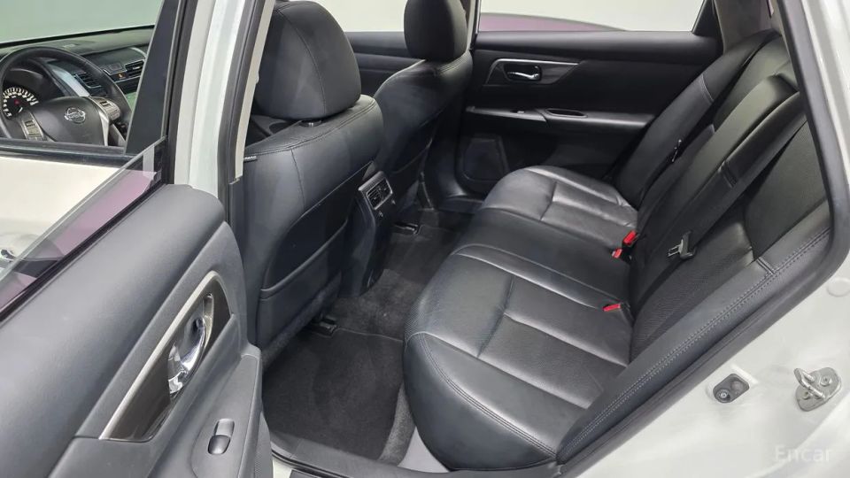 Nissan altima