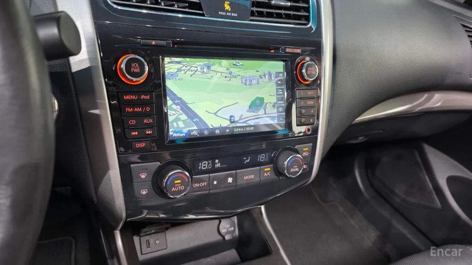 Nissan altima