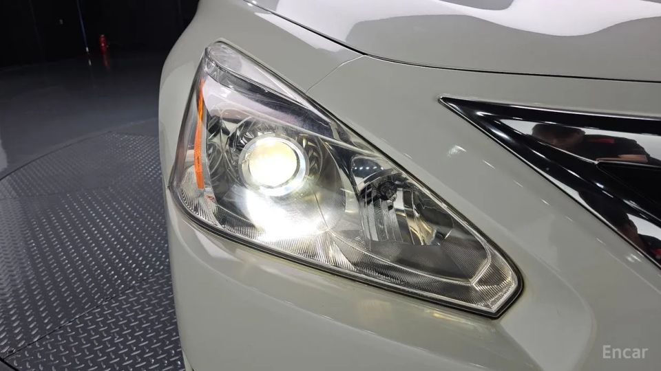 Nissan altima