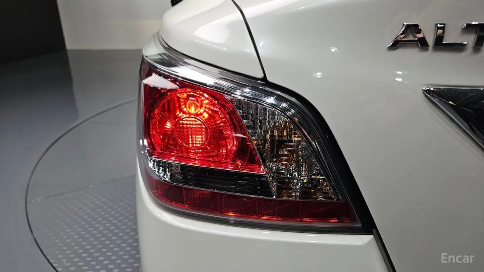 Nissan altima