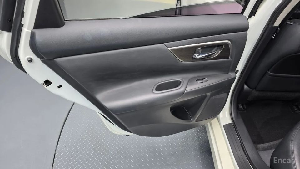 Nissan altima
