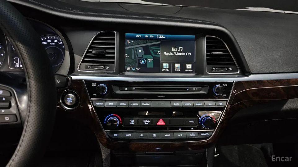 Hyundai Aslan