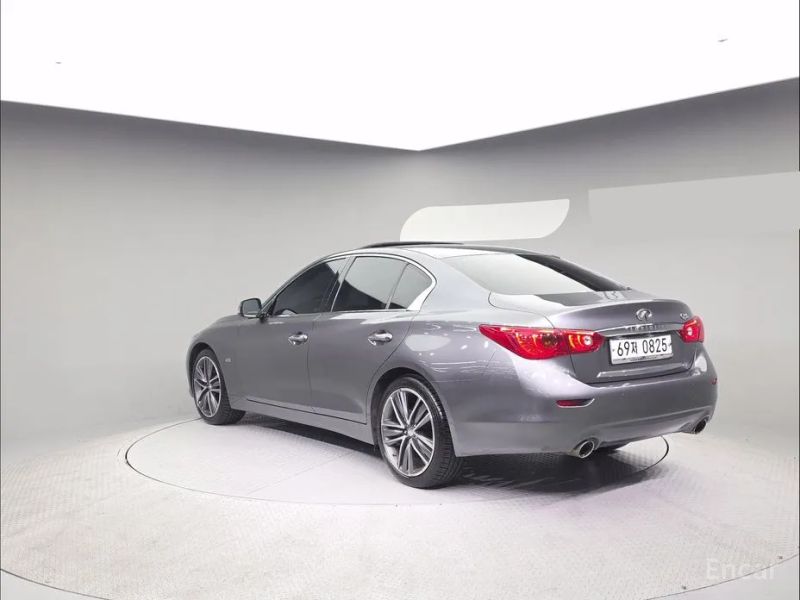 Infiniti Q50