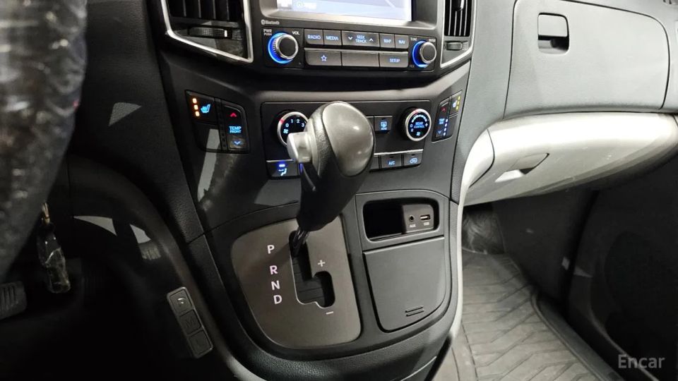 Hyundai Starex