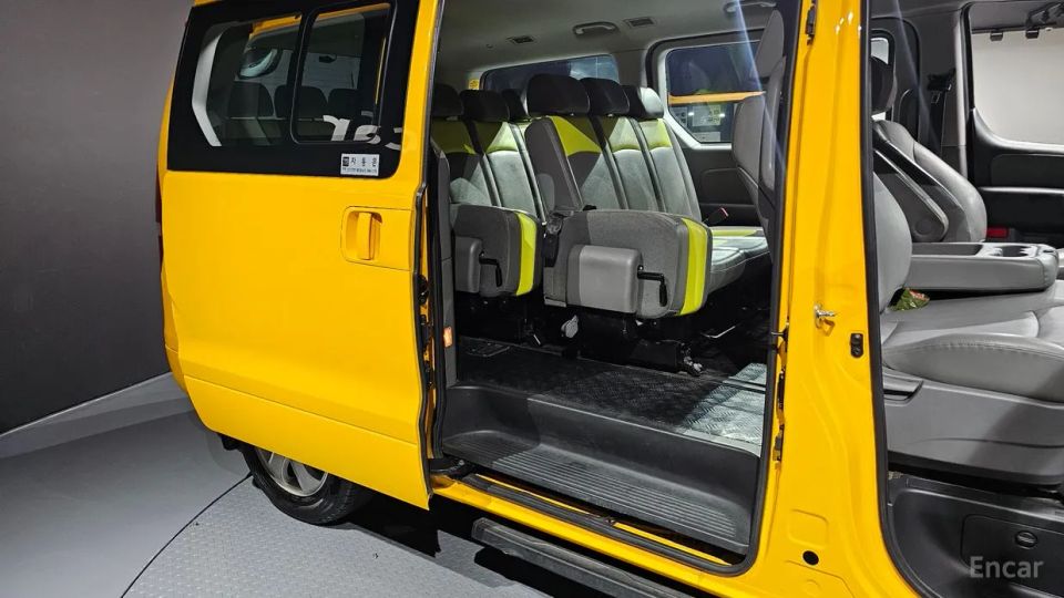 Hyundai Starex