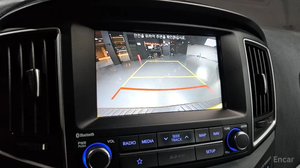 Hyundai Starex