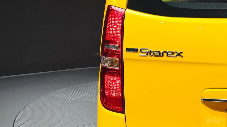Hyundai Starex