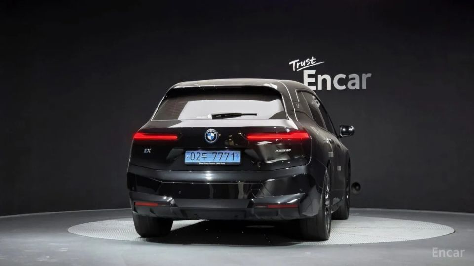 BMW ix