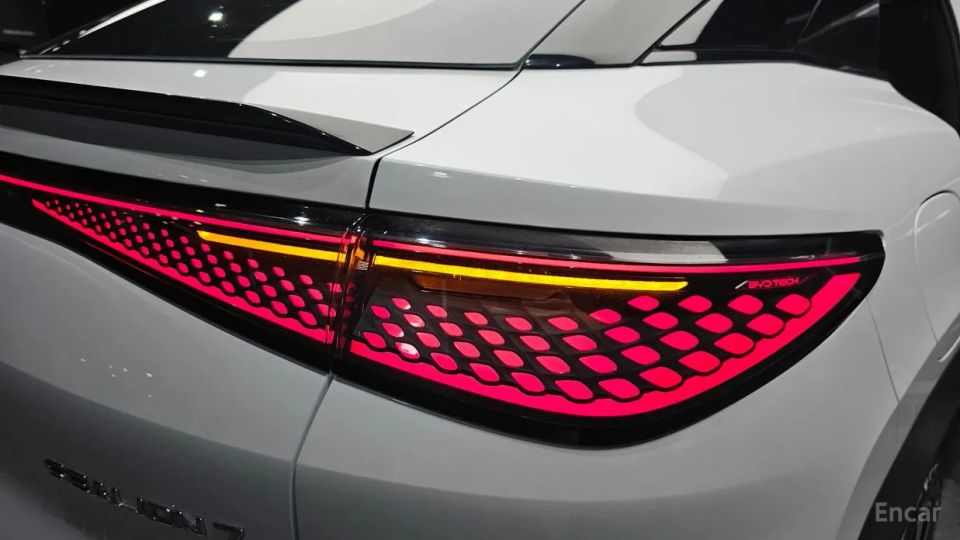 BYD Sealion 7